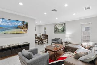 The Home in The Oaks - By Avi - 9