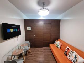 Great View 1 BR Condo in Makati near Trident Tower - Manila - 2