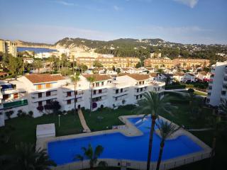 Casa en urb. con la piscina más GRANDE de Jávea. - Jávea - 1
