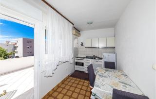 2 Bedroom Lovely Apartment In Trogir - Trogir - 7