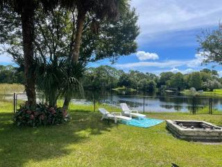 Magical house with beautiful designs, near beach - Fort Pierce - 7