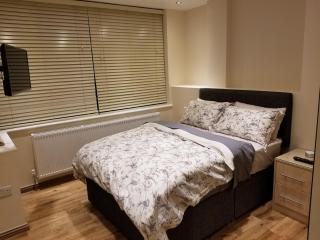 London Luxury Apartments 1 min from Redbridge Station with Parking - Wanstead - 9