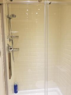 London Luxury Apartments 1 min from Redbridge Station with Parking - Wanstead - 2