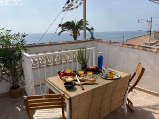 Oldtown family house with amazing terrace - 3 minutes from beach! - 0