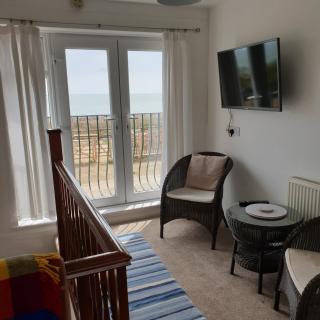 Beachfront Studio - Pevensey - 5