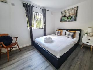 Comfy 2 bed Flat with free Parking, close to Tube - Woolwich - 1