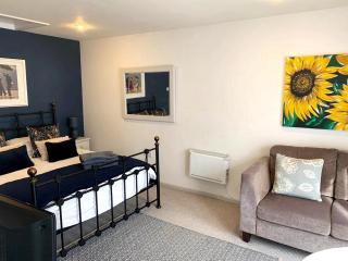 Yew Tree View - 8
