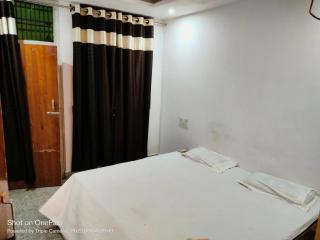 Hotel Ayodhya Palace - 1