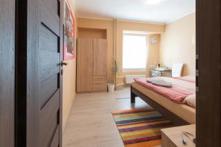 Cozy room at metro station, private bathroom, 9minutes oldtown, 15minutes airport, WiFi - Prague - 8