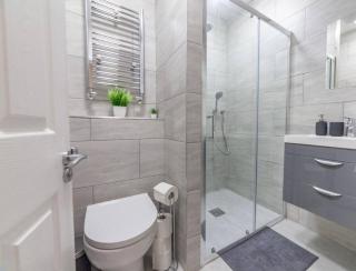 Sunny, 2bed 2bath, garden apartment near Hyde Park - London - 7