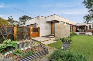 Castlebay - Wimbledon Heights - 1