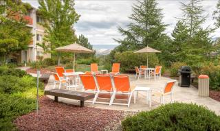 Ashland Hills Hotel & Suites - Ashland - 2