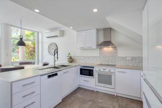 Tropical Nites Holiday Townhouses - Port Douglas - 1
