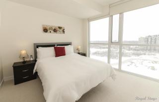 Royal Stays Furnished Apartments - Square One - 1