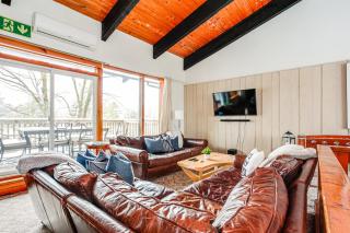 Blue Mtn Chalet with a Sauna, Sleeps 20 - 9