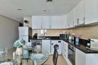 HiGuests - Fabulous Duplex With Breathtaking Lake Views - Dubai - 7