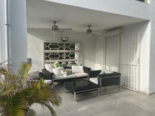 Luxury 4 bedroom villa with jacuzzi & large garden - Playa de las Americas - 0