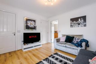 Liverpool 4 Bed! Sleeps 9! Groups and Contractors! FREE OFF STREET PARKING! 3 Toilets! FREE WIFI! - West Derby - 5