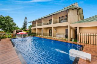 SaffronStays Amaltas, Nashik - pool villa with huge lawns perfect for large groups and corporate offsites - Nashik - 0