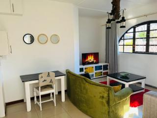 Deleted Safi Neat & Cozy Suite - East London - 1
