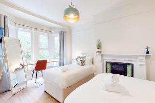Lancefield House - Air Host & Stay - 5 Bedroom Sleeps 15 - Walton on the Hill - 8
