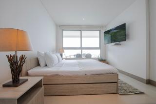 Laurdhomes Lujoso Apto Piso 28 frente al mar, 2BTH - 1