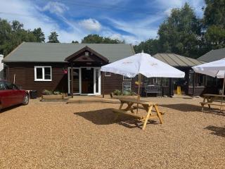 Cheerful 3-bedroom cabin with hot tub - Kings Lynn - 3
