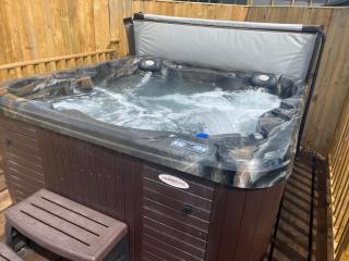 Cheerful 3-bedroom cabin with hot tub - Kings Lynn - 2