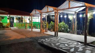 Hostal y Camping Los Girasoles - Salento - 3