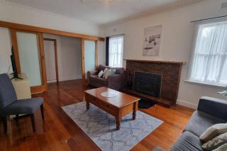 3 bedroom Art Deco home with modern features - 9