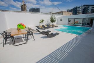 Family friendly house with a swimming pool Split - 15909 - 6