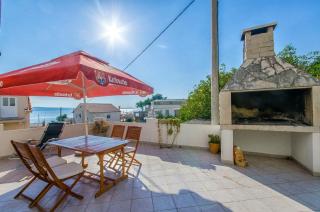 Apartments with a parking space Krilo Jesenice, Omis - 15928 - 6