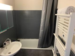 STUDIO SPACIEUX remis a neuf Sur Pistes - Risoul - 2