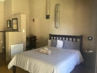 Eastwoods Lodge - Springs - 8