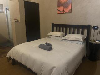 Eastwoods Lodge - Springs - 7