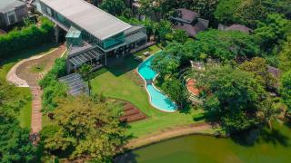 K Gallery Hotel - Pasuruan - 0