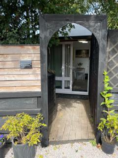 THE LITTLE NEST BEACH sole use accommodation near to bath - 2