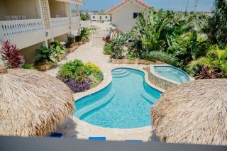 Huge 4-bedroom apartment 2 km from Eagle beach - Palm-Eagle Beach - 0