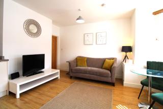 Corbiere House @ Short Stays - Basingstoke - 4