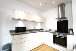 Corbiere House @ Short Stays - Basingstoke - 6