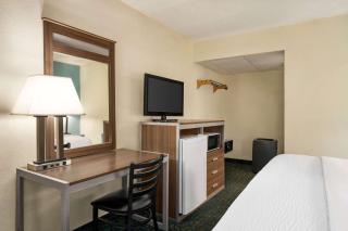 Sands Motel - 1