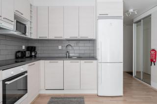 Modern 1BR & Balcony next to Railway Station - 2