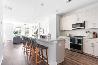 Trendy Park Circle Townhome - Charleston - 0
