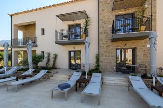 Kannas Mani Luxury Suites -Adults Friendly 14 Plus - 1