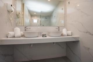 Golden Coast Beachfront Resort - Kipseli - 1