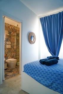 Seafront Holidays & Workstays - Mare & Sole Apartments - 1