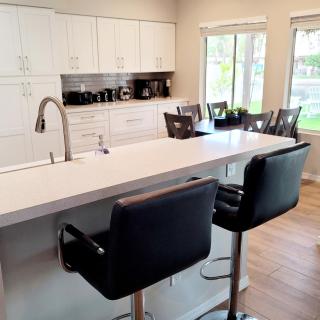 PEACEFUL lakeside home, minutes from Downtown Gilbert - 4