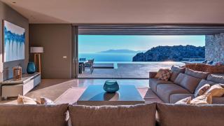 Private Five Br Luxury Peaceful Mylo Villa W Two Pools Close to Mylopotas Beach - Ios Chora - 7
