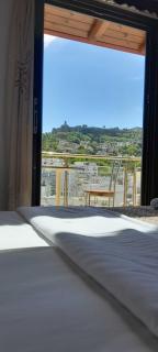 Hotel The First - Gjirokastër - 8
