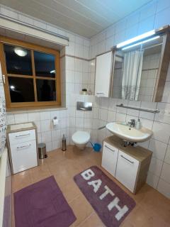 Handwerker- Ferienwohnung nur 9 Min von Landshut entfernt - - 3